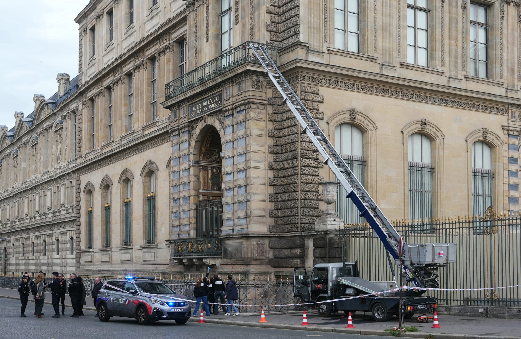 Suspects Shed Light on “Mastermind” Behind Louvre Heist